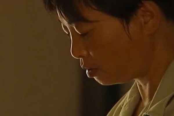 Sau ngày mẹ mất, bố bất ngờ quay trở về để nhận lại tôi-1