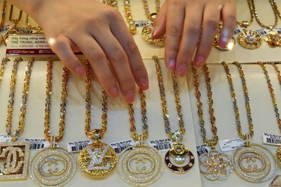 Giá vàng hôm nay 7/2: 'Nghe ngóng', chờ tín hiệu từ kinh tế Mỹ