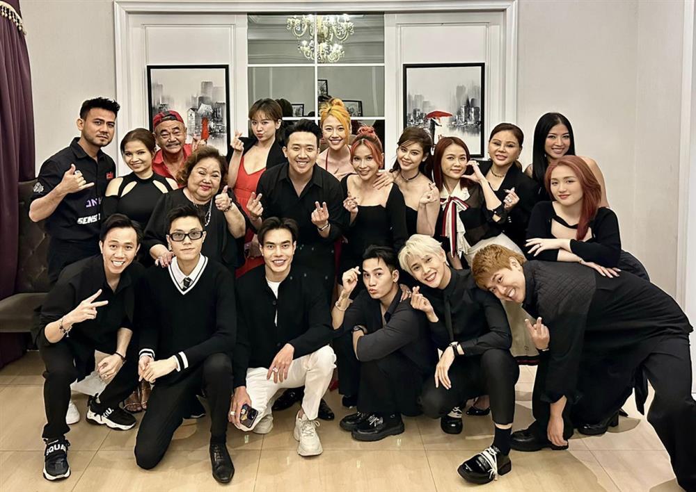 Hari Won bị trang phục phản chủ: 7749 bị đồn có bầu vẫn không tránh-1