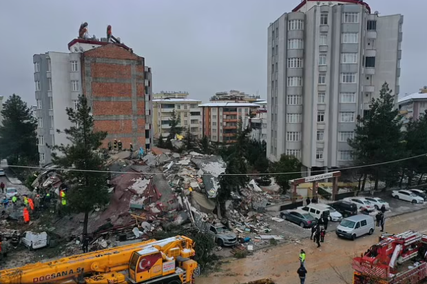 Chùm ảnh chứng minh mức độ tàn phá khủng khiếp của động đất ở Thổ Nhĩ Kỳ: Di tích lịch sử ngàn năm tuổi bị san phẳng trong chốc lát-10