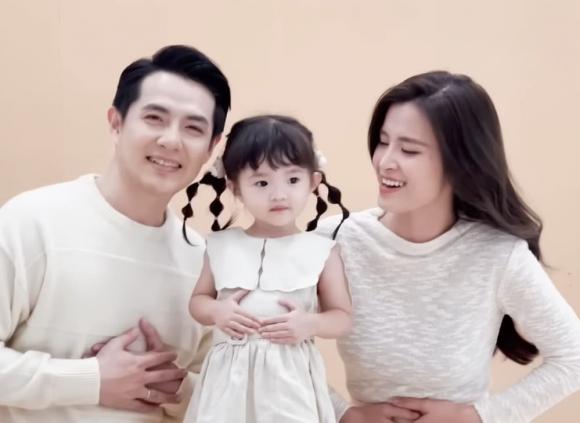Đông Nhi bị nghi mang thai lần hai từ những chi tiết đắt giá này-4