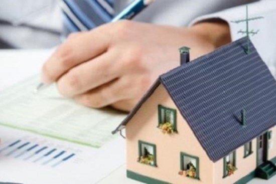 Lãi suất tăng cao, người vay mua nhà như ngồi trên lửa