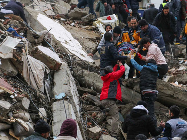Kỳ tích trong trận động đất Thổ Nhĩ Kỳ: Đứa trẻ chào đời giữa đống đổ nát, khi sự sống vươn mầm từ chết chóc-1