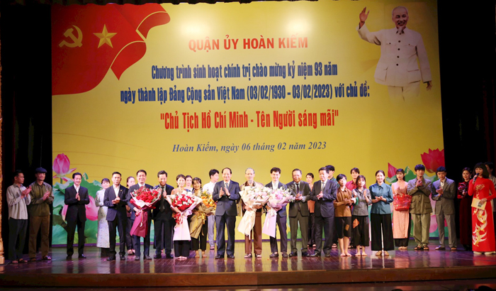 Hoàn Kiếm tổ chức sinh hoạt chính trị: Chủ tịch Hồ Chí Minh - tên Người sáng mãi-2