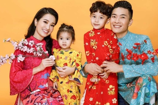 Được khuyên con ngủ thì tranh thủ ngủ theo, vợ Phan Mạnh Quỳnh đáp trả, dân mạng đồng thanh: Đúng nhận, sai cãi-5