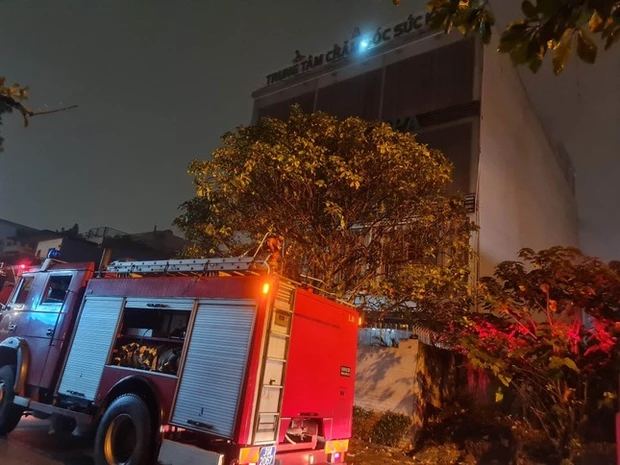 Nhiều người thoát nạn trong vụ cháy cơ sở massage ở Hà Nội-1