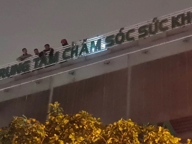 Nhiều người thoát nạn trong vụ cháy cơ sở massage ở Hà Nội-2