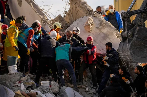 Động đất ở Thổ Nhĩ Kỳ - Syria: Số người thiệt mạng vượt 7.700-3