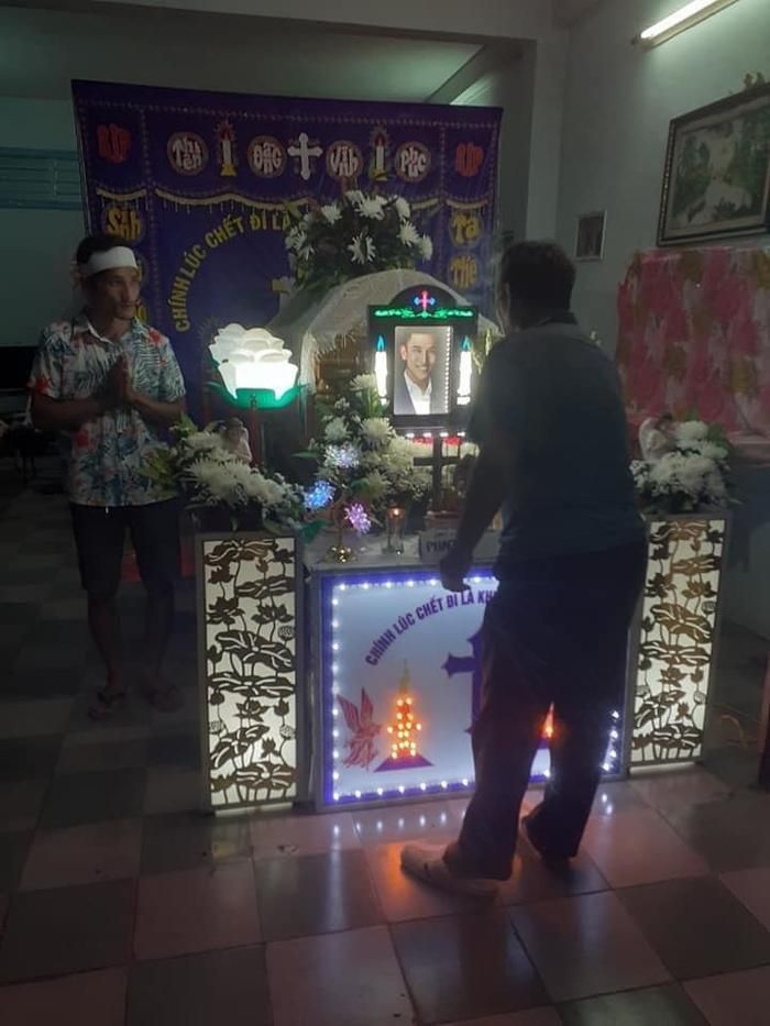 Xót xa tang lễ đơn sơ tiễn biệt nam thần Vì yêu mà đến Phạm Hồng Hải Quân-3