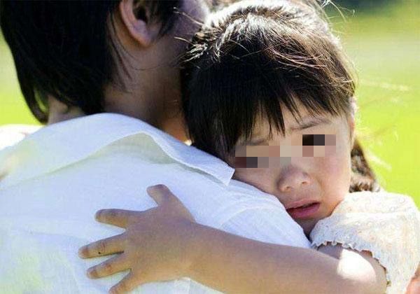 Lứa tuổi này là thời kỳ gắn bó” của trẻ, cha mẹ không nên phó mặc con cho ông bà, nếu bỏ lỡ sẽ khó gần gũi lại-3