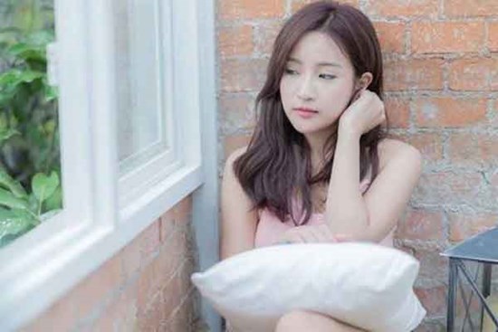 Nửa đêm chị hàng xóm góa chồng xinh đẹp gõ cửa phòng tôi đề nghị chung sống
