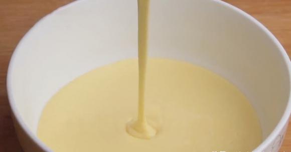 Đừng uống sữa chua trực tiếp nữa, cho 2 quả trứng vào khuấy đều, món bánh mềm và ngọt, trẻ em nhà bạn sẽ rất thích-10