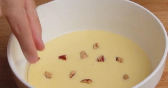 Đừng uống sữa chua trực tiếp nữa, cho 2 quả trứng vào khuấy đều, món bánh mềm và ngọt, trẻ em nhà bạn sẽ rất thích-12