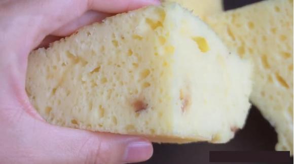 Đừng uống sữa chua trực tiếp nữa, cho 2 quả trứng vào khuấy đều, món bánh mềm và ngọt, trẻ em nhà bạn sẽ rất thích-16