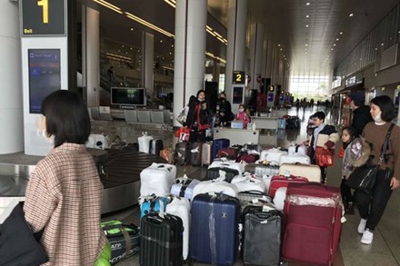 Cấm bay 2 nữ hành khách ăn trộm, chiếm đoạt tài sản người khác tại sân bay