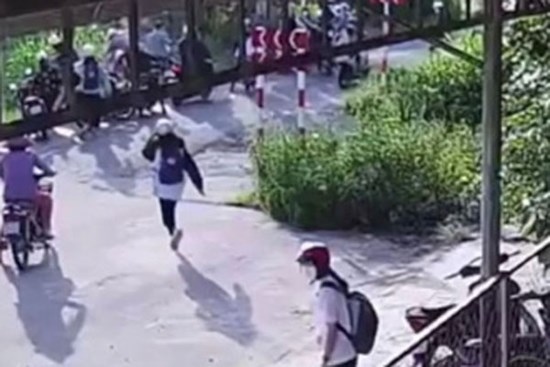 Nữ sinh cấp 3 lĩnh án tù vì hỗ trợ anh em bạn trai đánh nhau