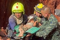 Cứu em bé rơi xuống giếng sâu gần 15 m trong 17 giờ ở Thái Lan