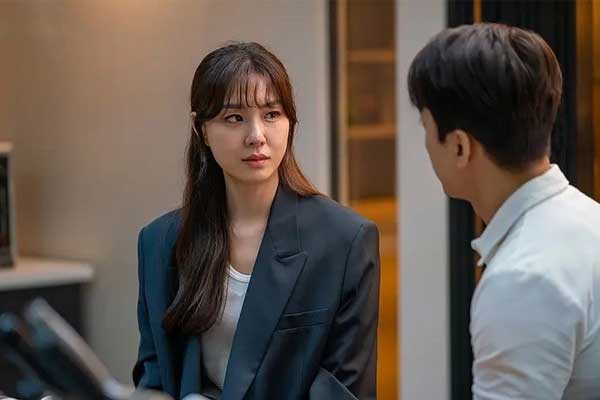 Mẹ ốm tôi nhất quyết trả 100 triệu viện phí, hai năm sau ly hôn quay về, tôi choáng váng trước những gì em trai nói-1