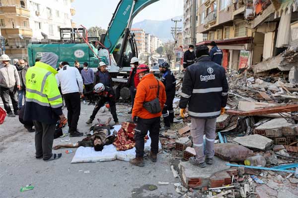 Câu chuyện đau lòng về người đàn ông mất cả gia đình trong động đất ở Thổ Nhĩ Kỳ-5