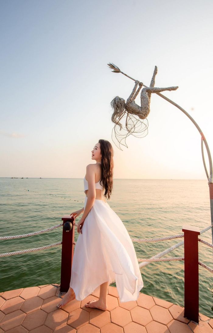 Vẻ gợi cảm của Kim Oanh nữ chính phim Dưới bóng cây hạnh phúc-10