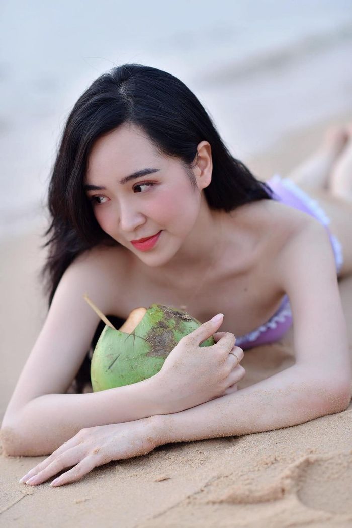 Vẻ gợi cảm của Kim Oanh  nữ chính phim Dưới bóng cây hạnh phúc-1