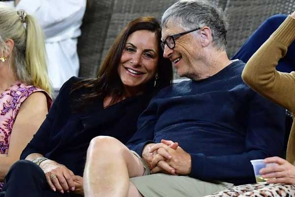 Bill Gates hẹn hò góa phụ-1