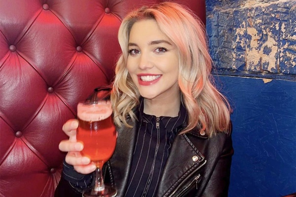 Cô gái phát hiện bị ung thư sau biểu hiện bất thường khi uống rượu-1