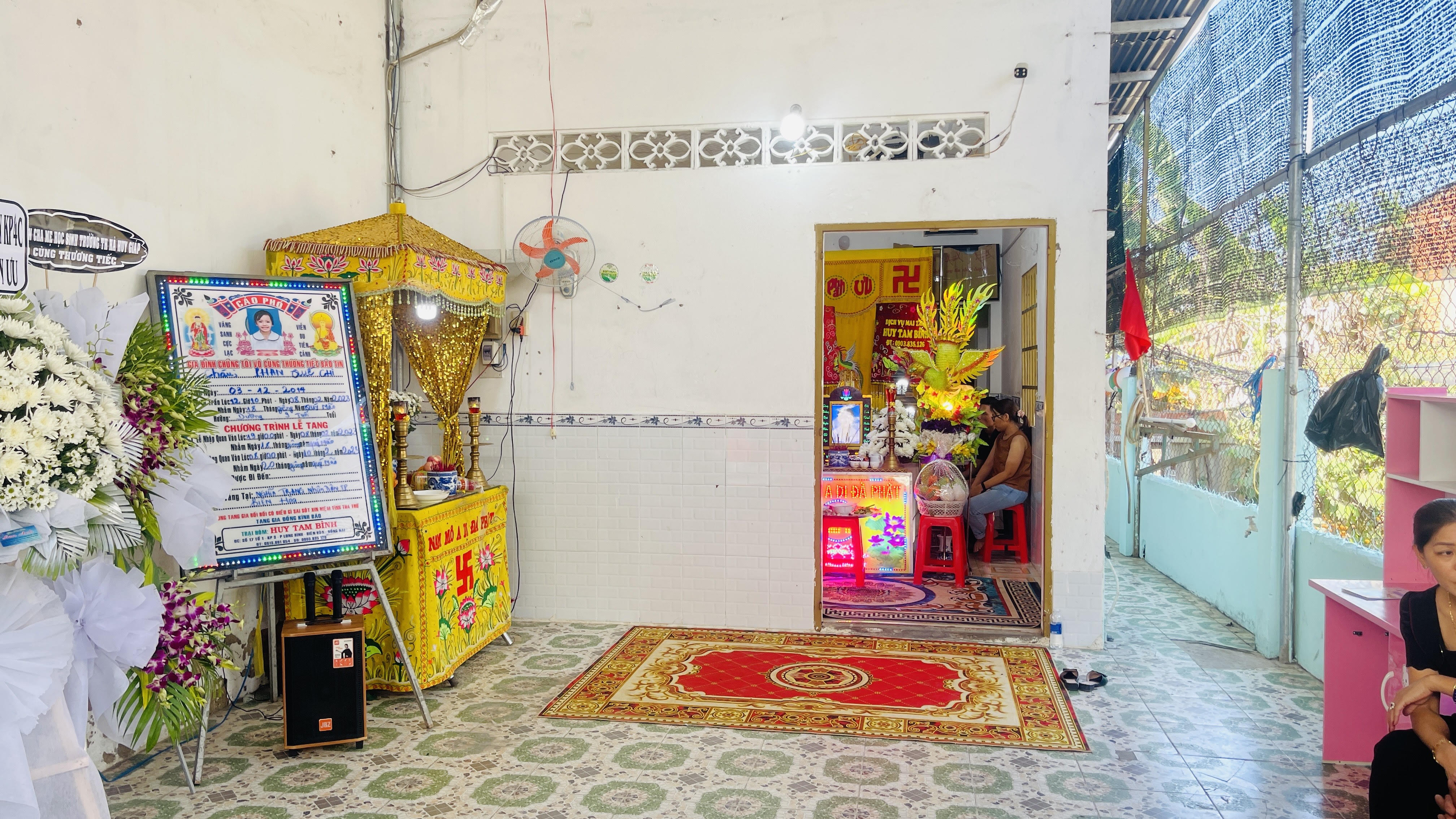 Nghẹn ngào đám tang bé gái bị xe đưa đón học sinh cán tử vong-1