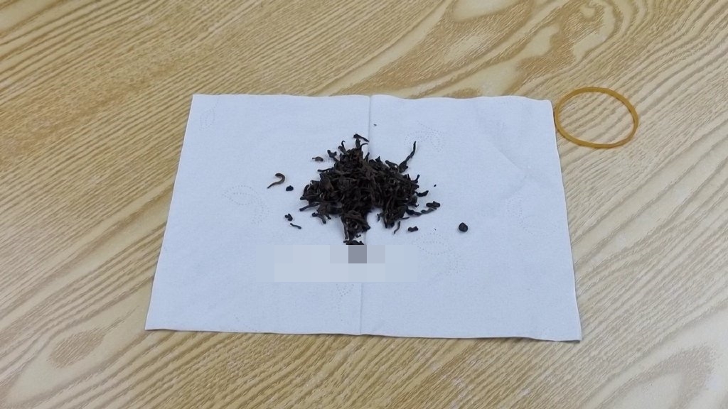 Trời nồm ngại giặt giày dù có mùi mồ hôi khó chịu, áp dụng&nbsp;mẹo này có thể khử mùi siêu hiệu quả-7