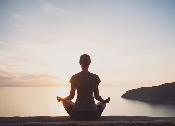 Nhà khoa học về thần kinh chia sẻ 4 điều để loại bỏ sương mù não và suy giảm trí nhớ-5