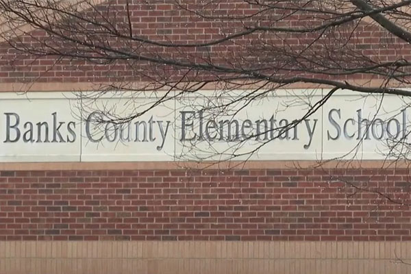 Nữ kỹ sư tố chồng ép quan hệ với 2 người bạn-2