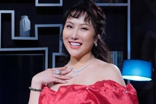 Phi Thanh Vân có phản ứng bất ngờ khi được hỏi có phải 'sugar mom'