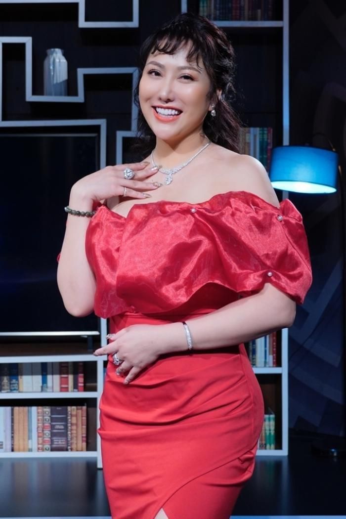 Phi Thanh Vân có phản ứng bất ngờ khi được hỏi có phải sugar mom-3
