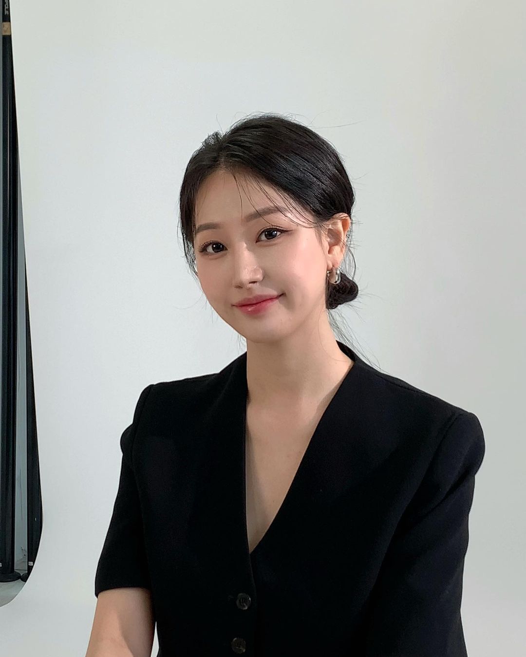 6 sai lầm của nàng công sở khi buộc tóc khiến tóc rụng lả tả, xác xơ-2