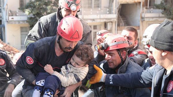 Điều kỳ diệu trong thảm họa động đất Thổ Nhĩ Kỳ - Syria: Bé trai 2 tuổi sống sót sau 78 tiếng bị chôn vùi dưới đống đổ nát-3