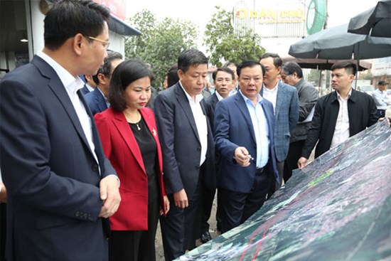 Bí thư Thành ủy Đinh Tiến Dũng kiểm tra tiến độ GPMB Dự án Vành đai 4