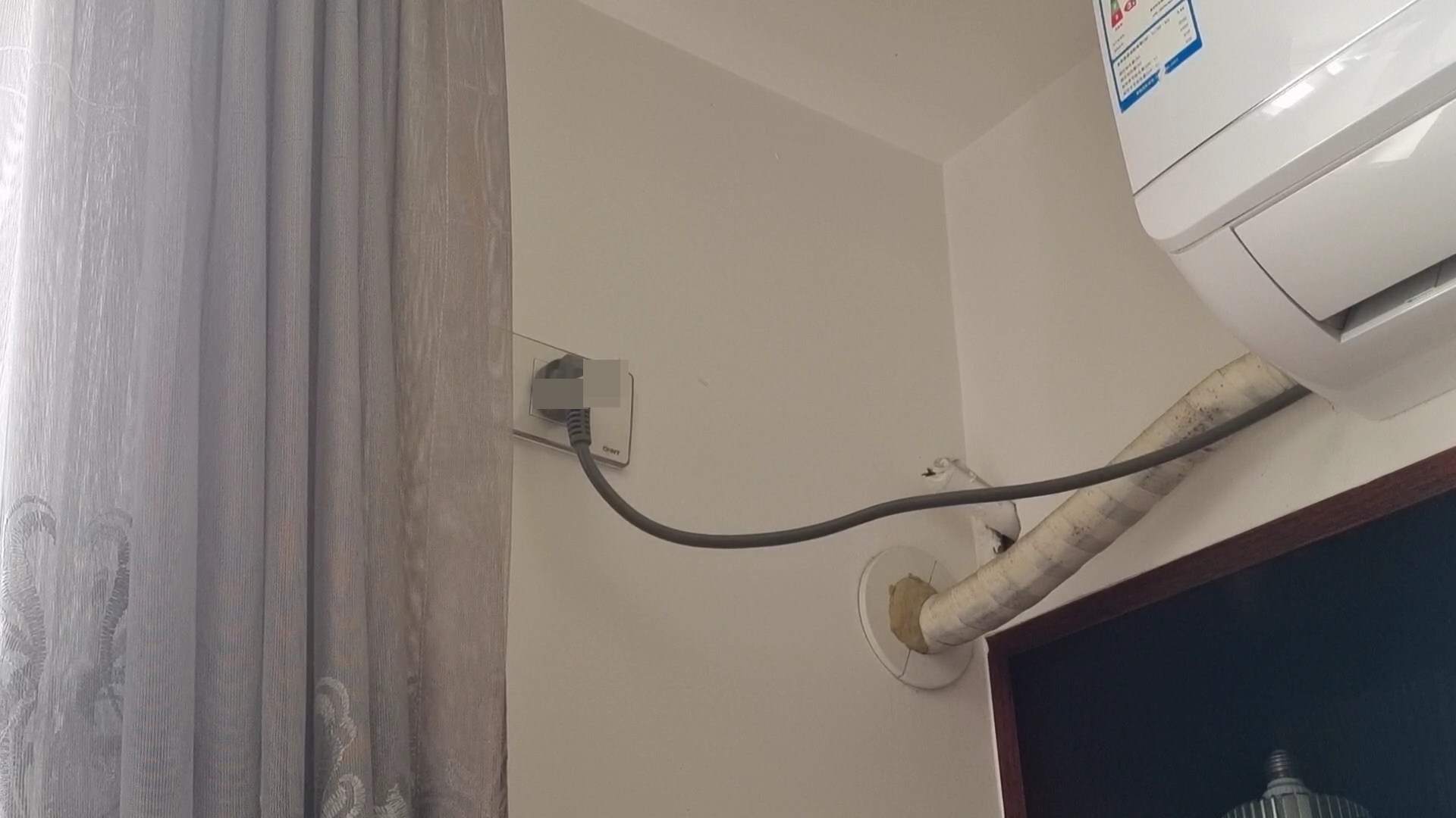 4 phích cắm trong nhà sau khi sử dụng nên rút ra, nếu không tiền điện hàng tháng sẽ tăng gấp đôi-2