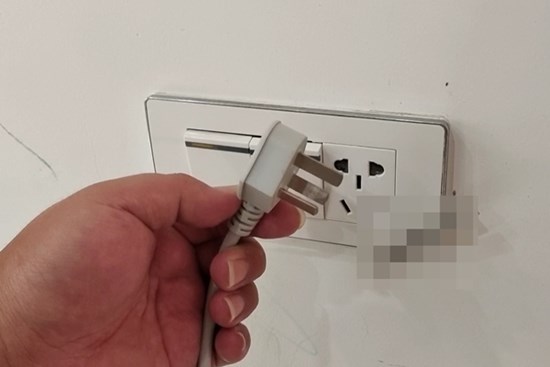 4 phích cắm trong nhà sau khi sử dụng nên rút ra, nếu không tiền điện hàng tháng sẽ tăng gấp đôi