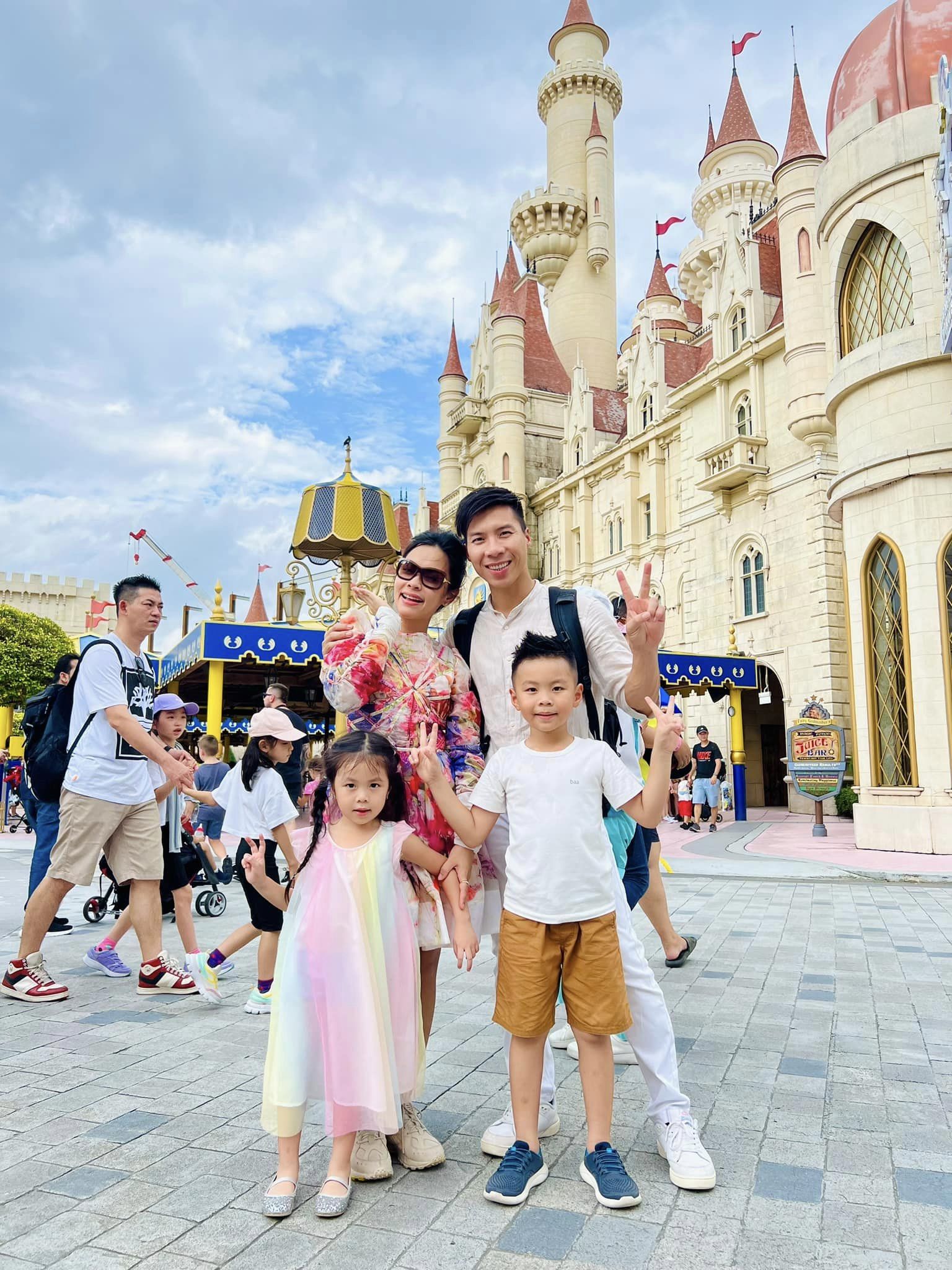 O Sen Ngọc Mai: Dù chuyện gì xảy ra, chúng tôi vẫn phải giữ được hạnh phúc gia đình-4