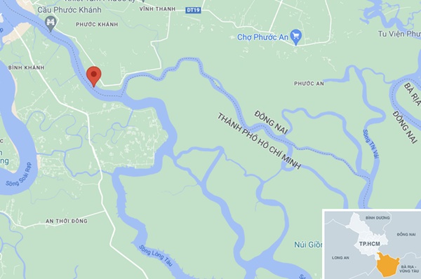 Hai tàu hàng va chạm trên sông ở TP.HCM-2