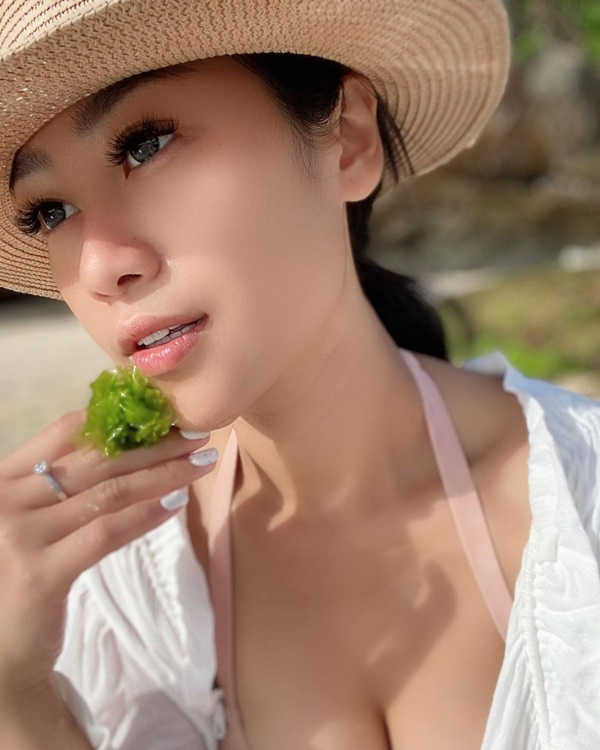 Gia thế của chủ mới Miss Universe Indonesia-7