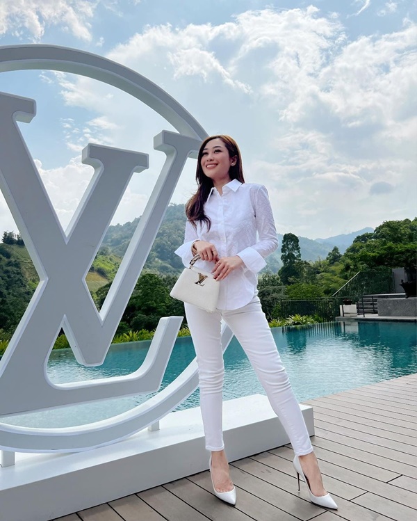 Gia thế của chủ mới Miss Universe Indonesia-11