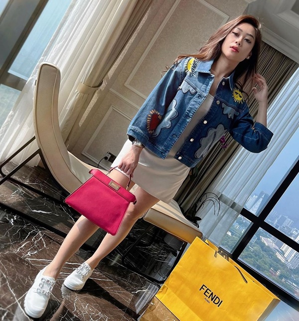 Gia thế của chủ mới Miss Universe Indonesia-13