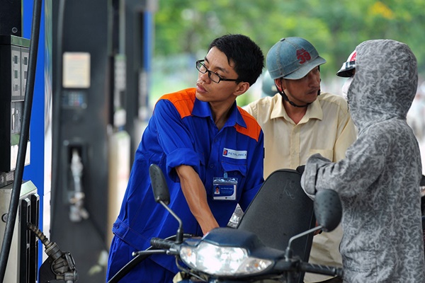 Giá xăng dầu hôm nay: Xăng tăng, dầu giảm mạnh-2