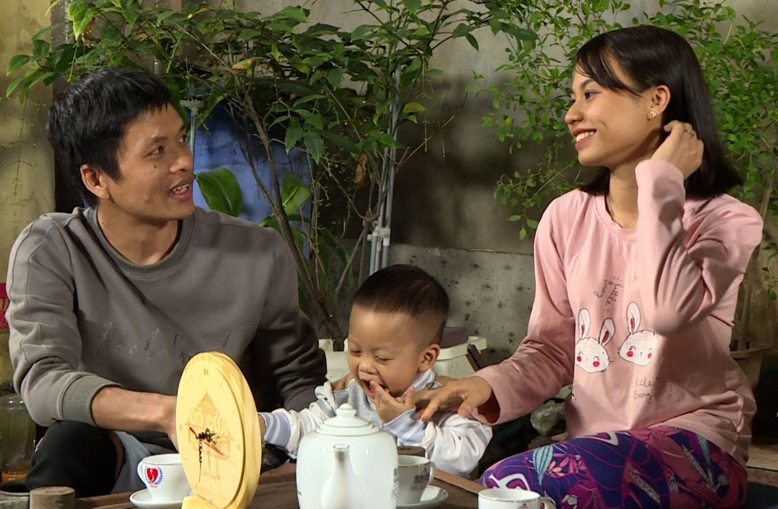 Gặp 3 lần đã chốt cưới, hôn nhân của vợ chồng lính chì giờ ra sao?-3