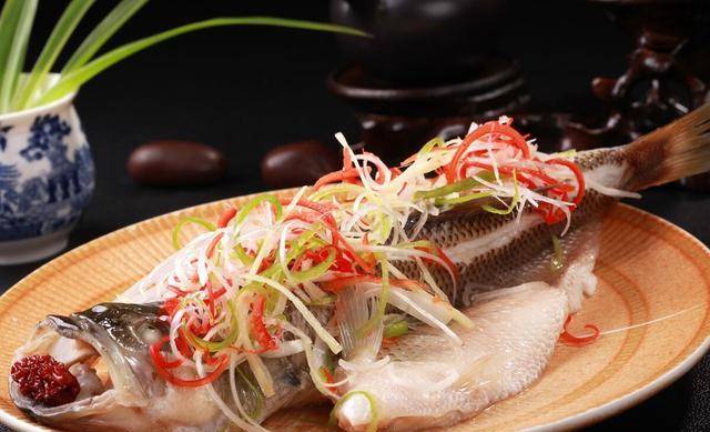 Bí quyết quan trọng giúp món cá hấp không chỉ giảm tanh mà còn ngọt ngon-7