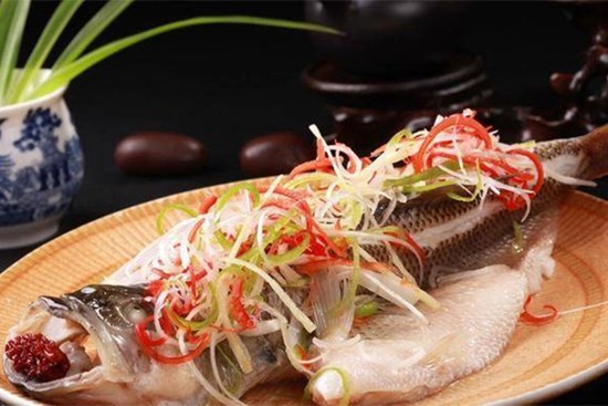 Bí quyết quan trọng giúp món cá hấp không chỉ giảm tanh mà còn ngọt ngon