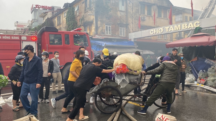 Cháy lớn tại chợ Tam Bạc, Hải Phòng: Chỉ qua một đêm mà mất hết rồi-2