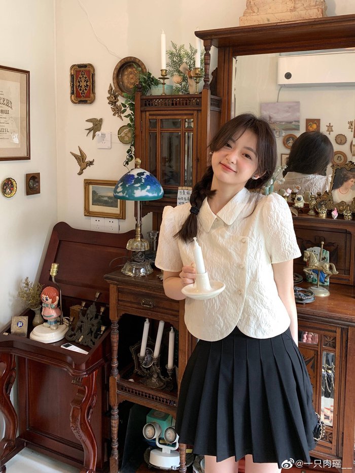 8 chiêu diện chân váy siêu xinh cho buổi hẹn hò Valentine-2