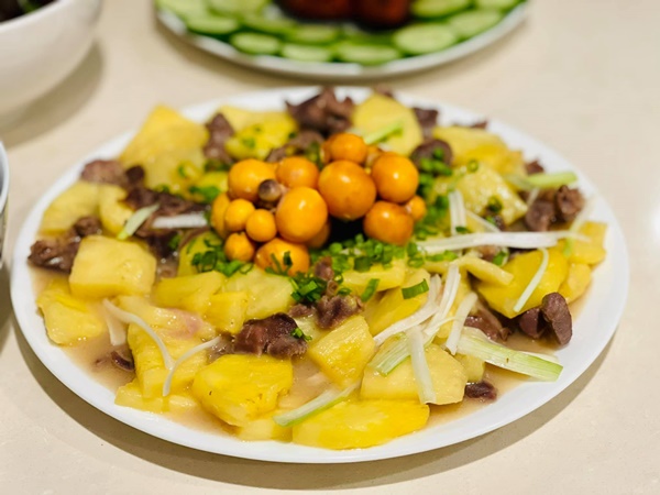 Diệu Hương quả là dâu hiền, làm mâm cơm cúng tại Mỹ tươm tất, toàn món ăn truyền thống đậm đà hương vị Việt-7
